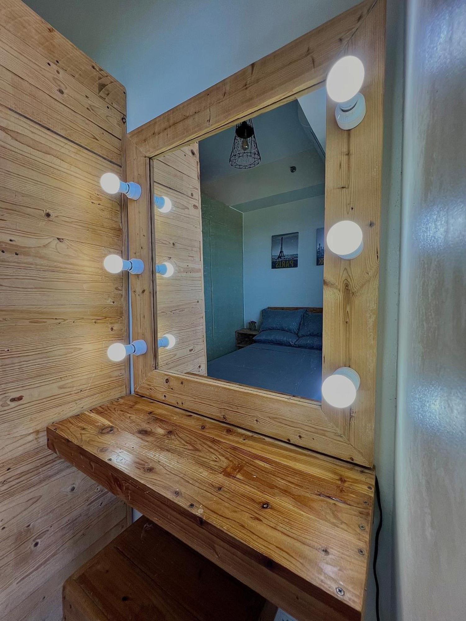 טגאיטאי The Pallet House, Wind Residences Tagaytay מראה חיצוני תמונה