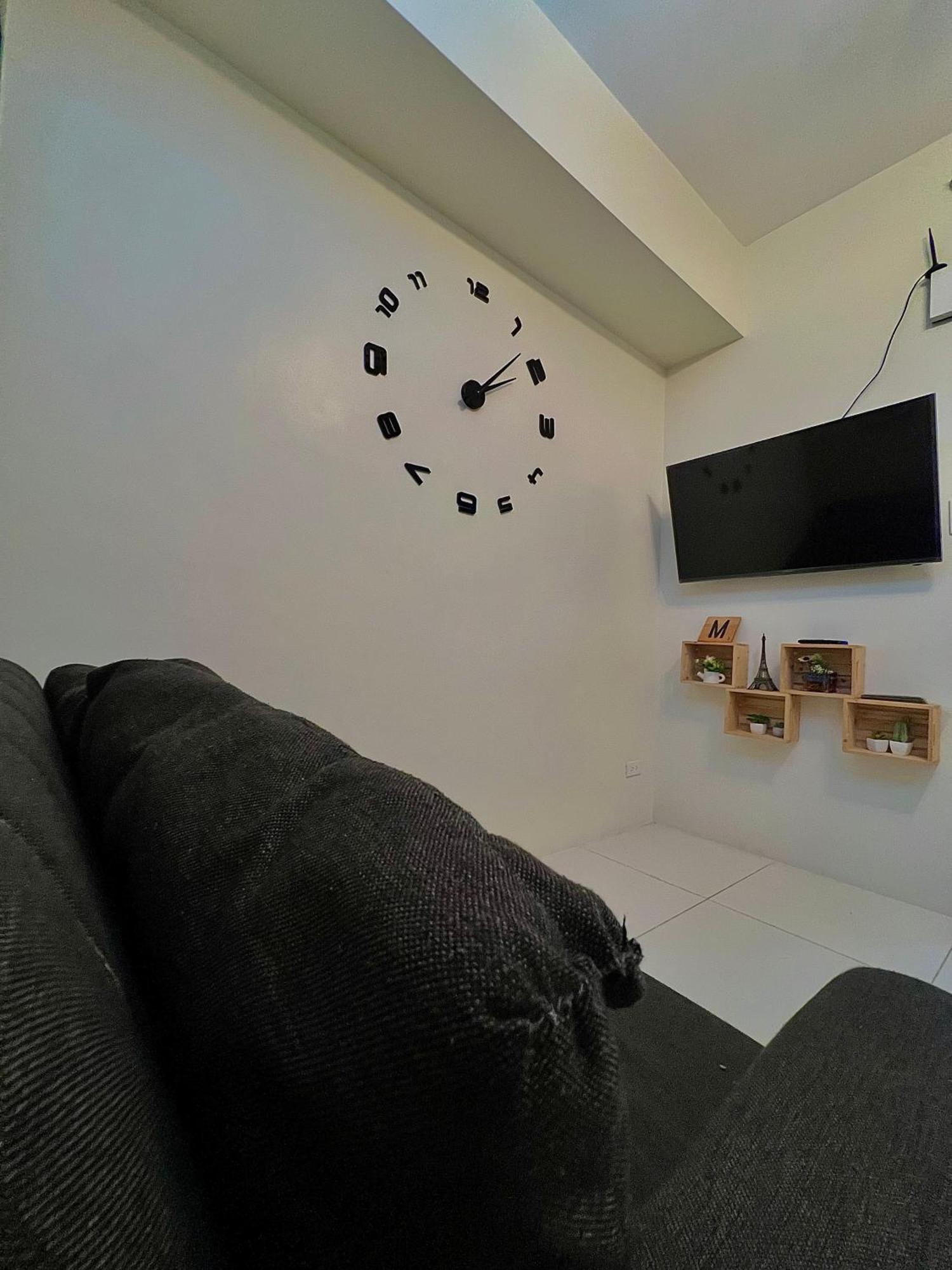טגאיטאי The Pallet House, Wind Residences Tagaytay מראה חיצוני תמונה